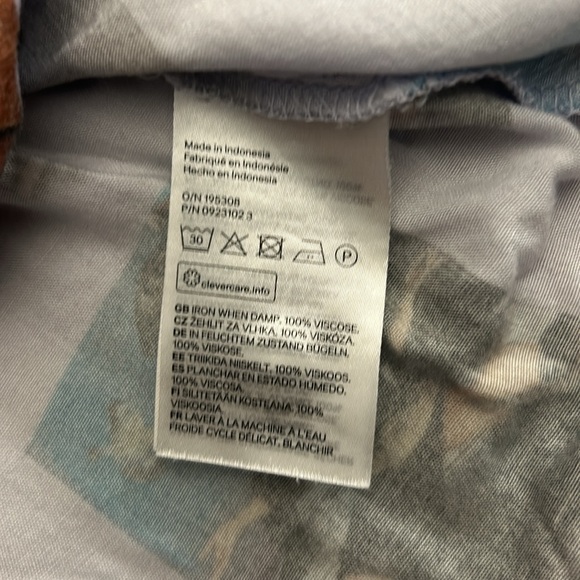 Aaliyah shirt by H&M s/s button down XL - Picture 4 of 4